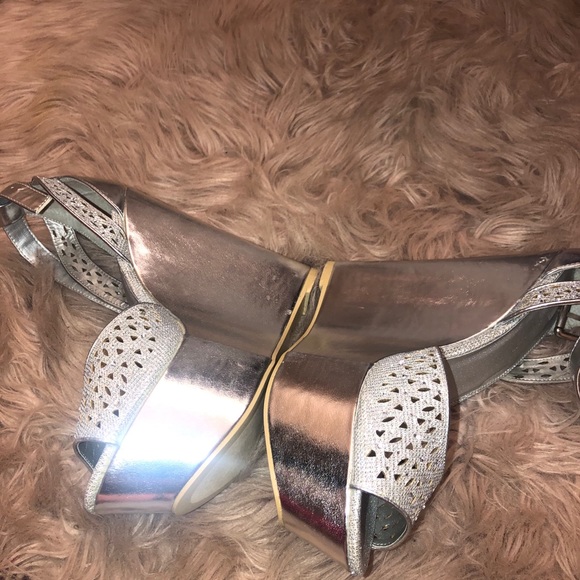 Wedge - Picture 3 of 4